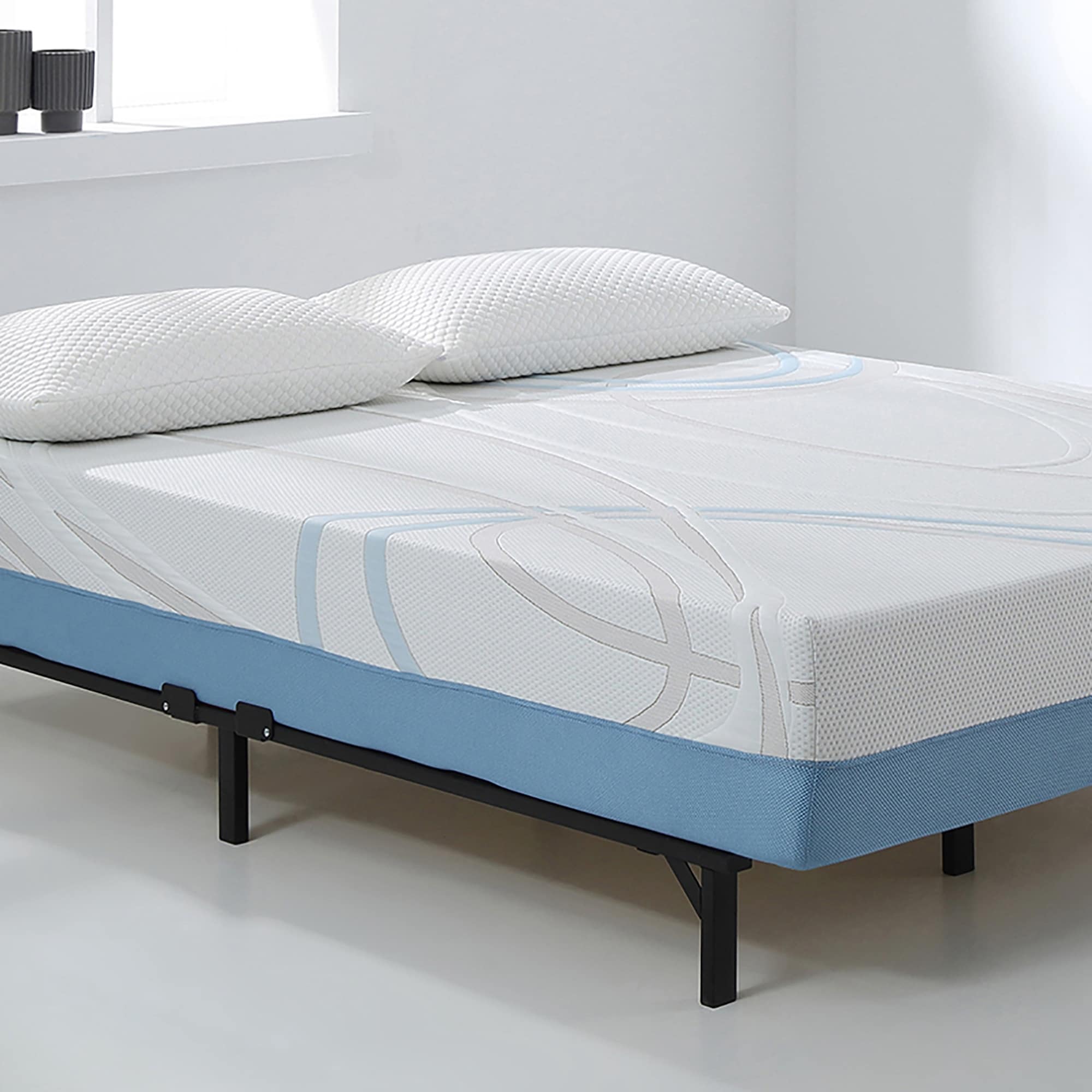12 Modern Comfortable Charcogel Memory Foam Mattress