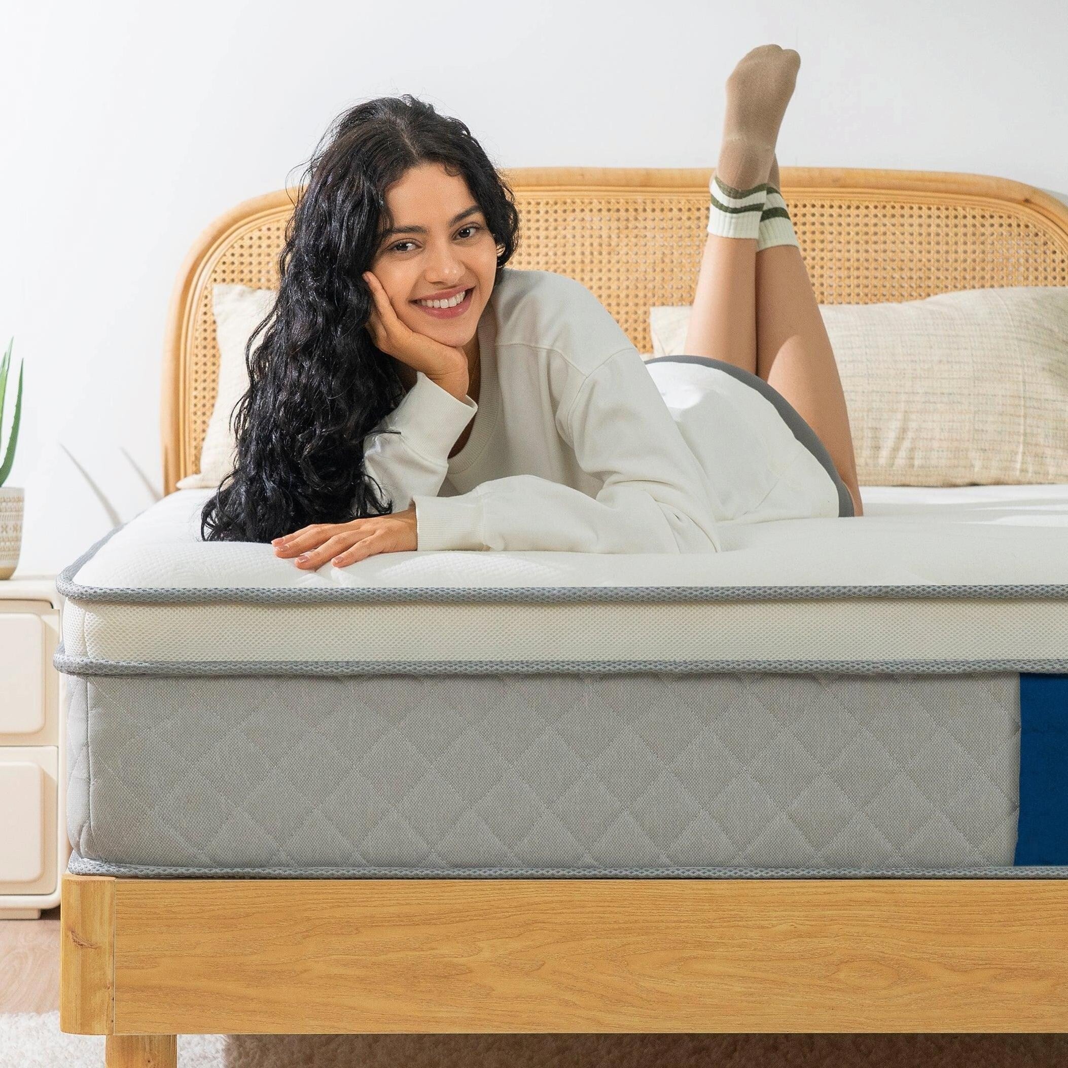 14 Breathable Memory Foam Mattress with Pocket Springs