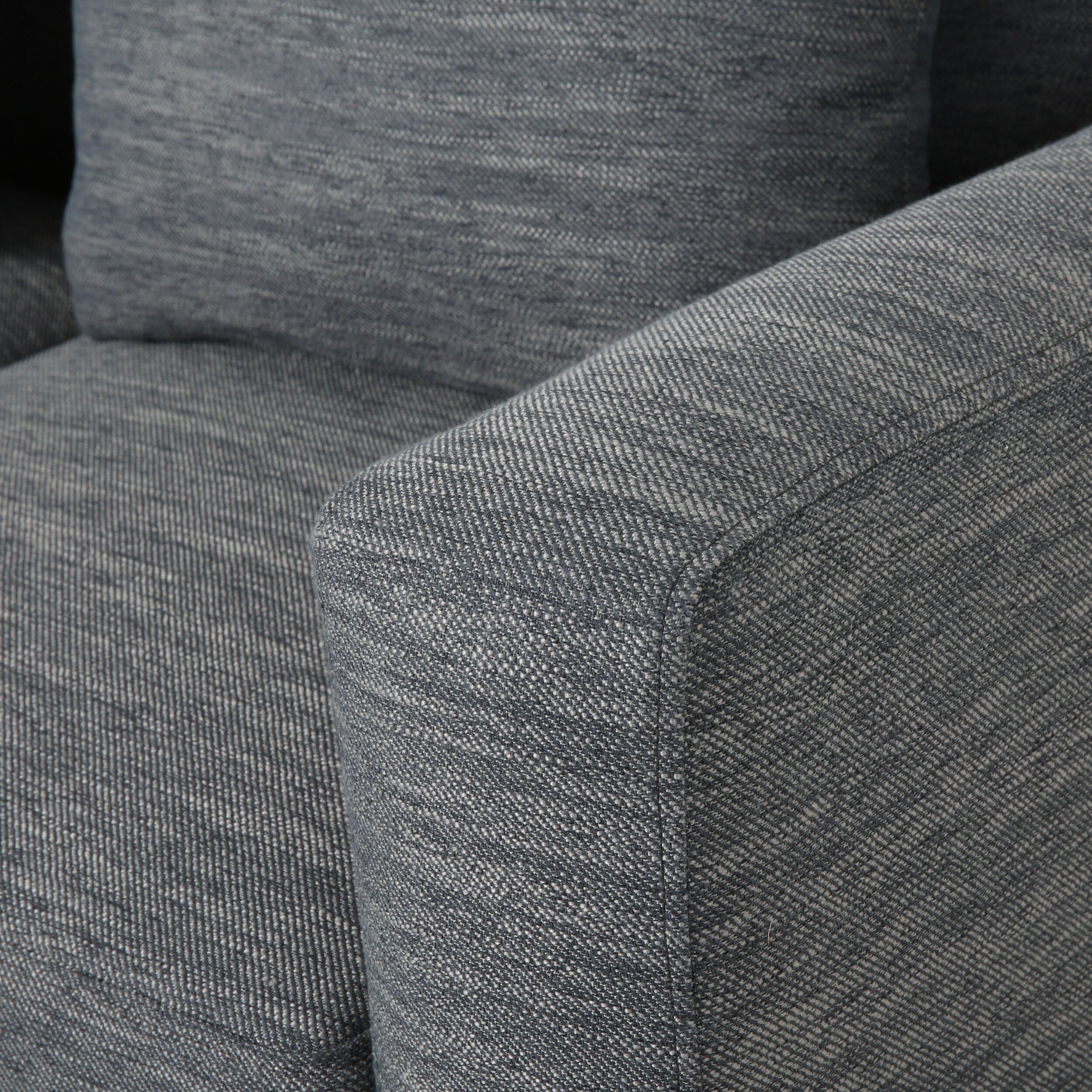 3-seater Sofa with Wood Legs and Matching Pillows