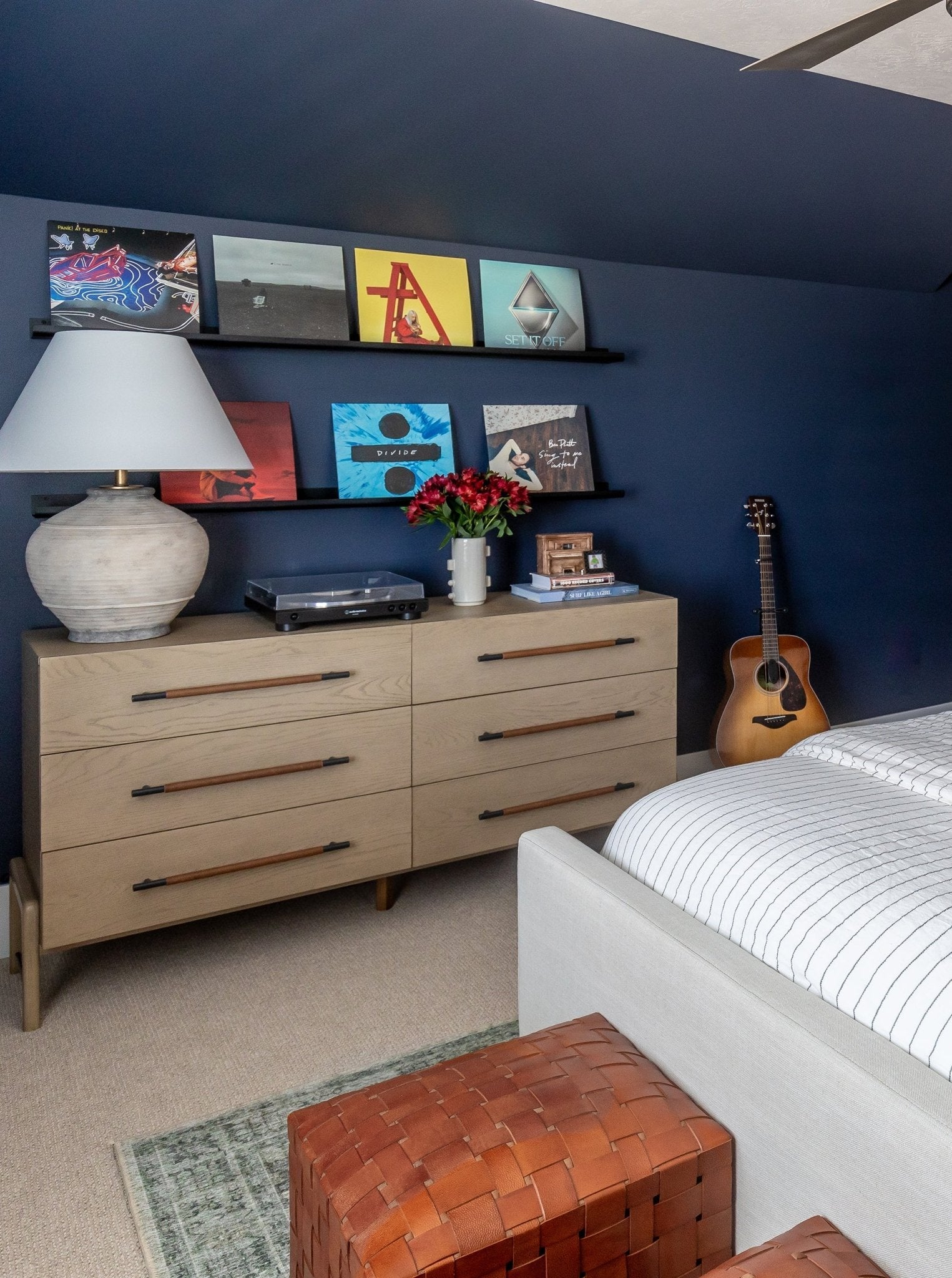 Taisley Table Lamp